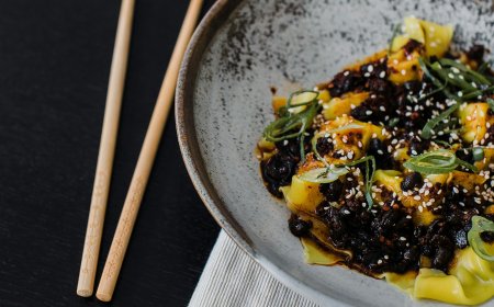 Nutrition Stripped provides recipes and articles focused on whole-food nutrition and mindful eating.