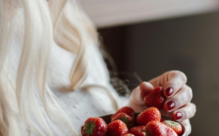 An overview of how to create a balanced diet with essential nutrients.