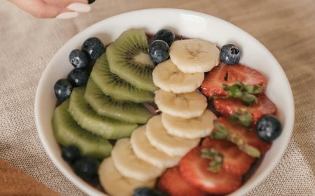 "Eating Right: Simple Nutrition Strategies for a Balanced Diet"