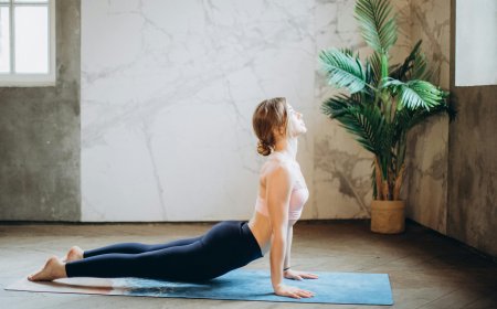 "The Connection Between Yoga and Mindfulness: Cultivating Inner Peace Through Movement"